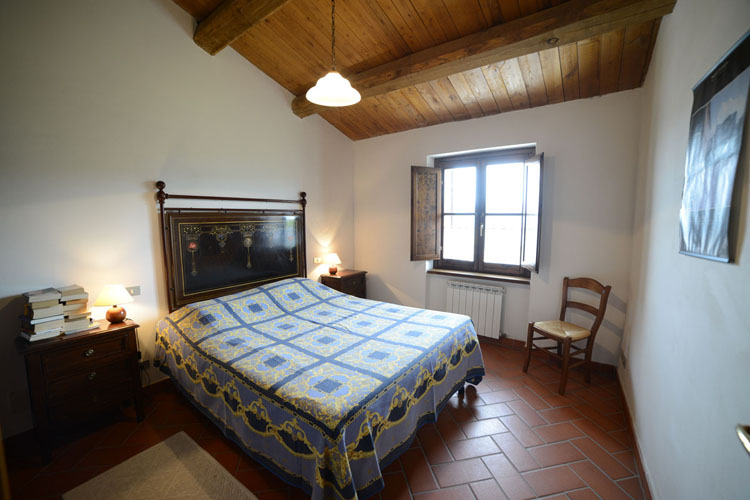 Case e Appartamenti Vacanza Assisi Nocera Gualdo Tadino      Serre di Parrano